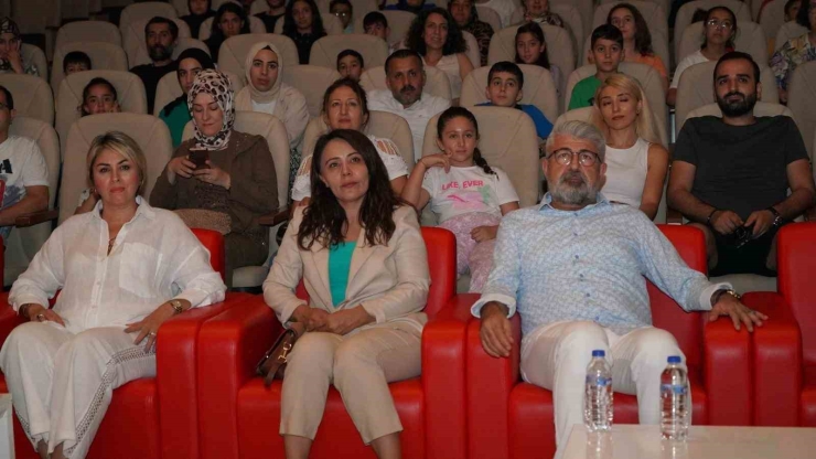 Adıyaman Belediyesinden Çocuklara Tiyatro Etkinliği
