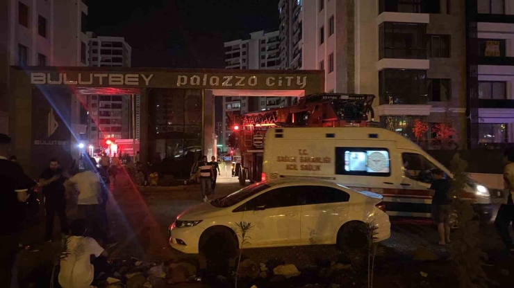 Diyarbakır’da Sitede Yangın Paniği: 4 Kişi Dumandan Etkilendi