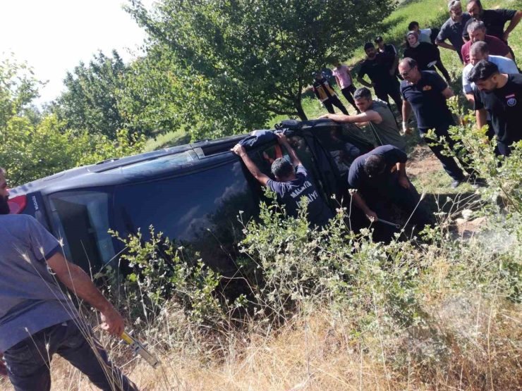 Kontrolden Çıkarak Devrilen Aracın Sürücüsü Yaralandı