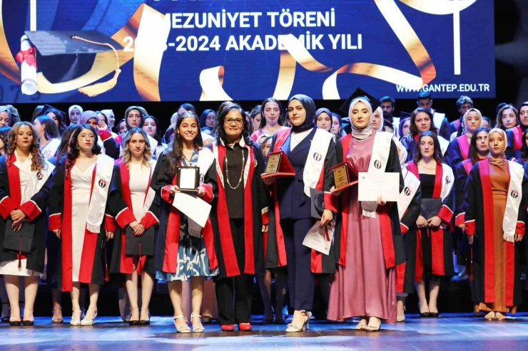 Gaün’de Sağlık Bilimleri Fakültesi Mezuniyet Töreni Düzenlendi