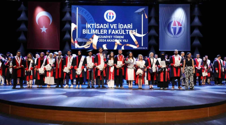 Rektör Prof. Dr. Özaydın: “karamsar Olmayın, Türkiye’nin Ve Sizin Önünüz Açık”