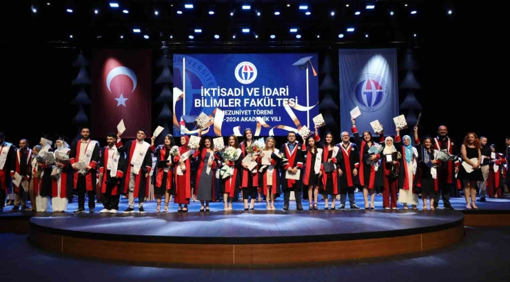 Rektör Prof. Dr. Özaydın: “karamsar Olmayın, Türkiye’nin Ve Sizin Önünüz Açık”
