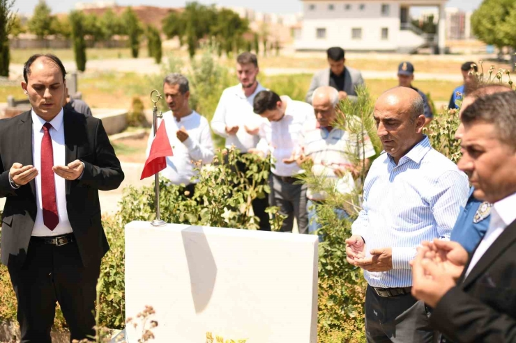 15 Temmuz 8. Yılı Programı Araban’da Şehitlik Ziyareti İle Başladı