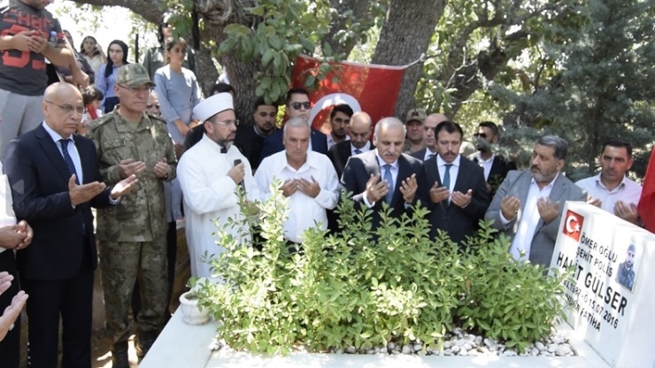 Diyarbakır’da 15 Temmuz Şehidi Kabri Başında Dualarla Anıldı