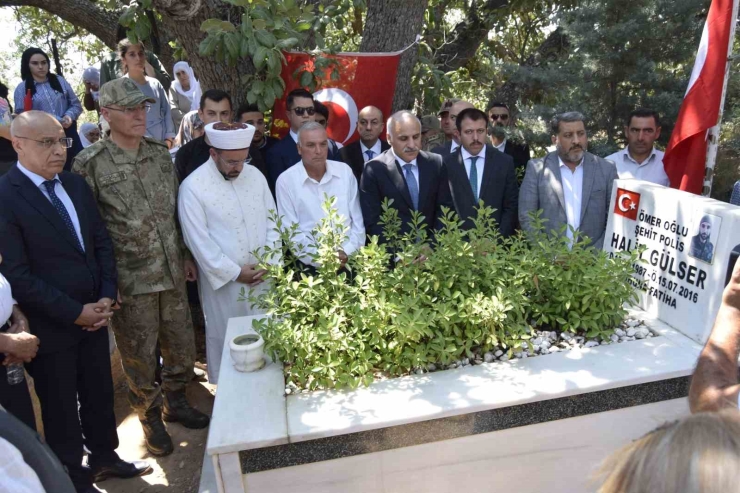 Diyarbakır’da 15 Temmuz Şehidi Kabri Başında Dualarla Anıldı