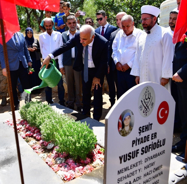 15 Temmuz Şehitleri Kabirleri Başında Anıldı