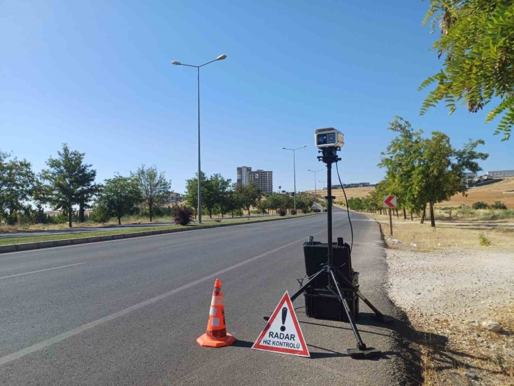 Gaziantep’te Jandarmadan Yerli Radar Sistemi İle Yoğun Trafik Denetimi