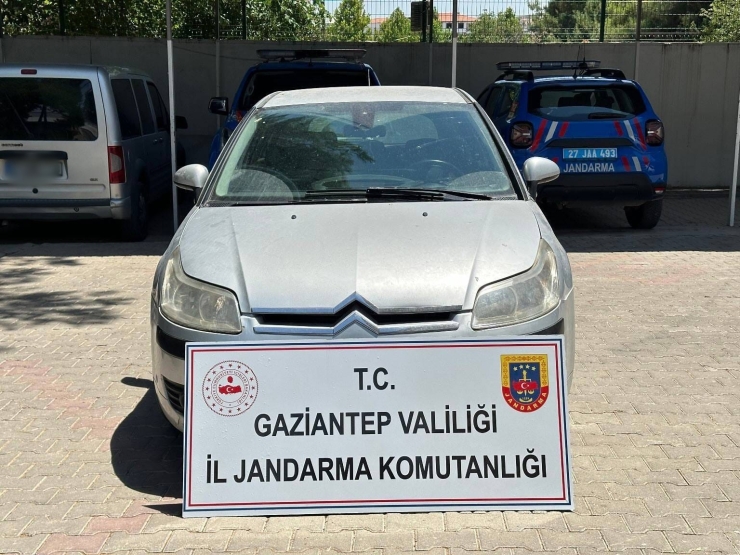 Silah Zoruyla Vatandaşın Aracını Gasp Eden 3 Şahıs Tutuklandı