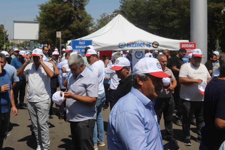 Hak-iş Genel Başkanı Arslan, Dem’li Belediyelerin İşten Çıkardığı Çalışanlarla Bir Araya Geldi