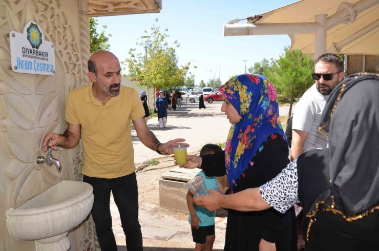 Diyarbakır Büyükşehir Belediyesi, Hastanelerde Limonata İkramına Başladı