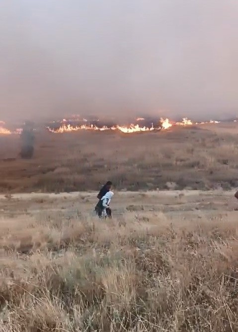 Alevlerin Arasında Kalan Yaşlı Kadını İtfaiye Ekipleri Kurtardı