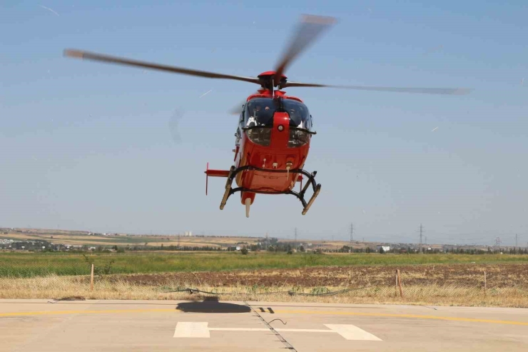 Diyarbakır’da Kalp Krizi Geçiren 72 Yaşındaki Adam Ambulans Helikopterle Hastaneye Sevk Edildi