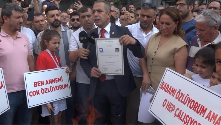 Gaziantep’te Çalışma Koşullarına Sitem Eden Mali Müşavirler Ruhsat Yaktı