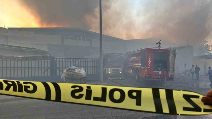 Gaziantep’te Elyaf Fabrikasında Korkutan Yangın