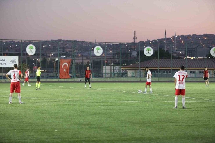 Şehitkamil’de Köy Turnuvaları’nda Çeyrek Final Heyecanı Yaşanacak