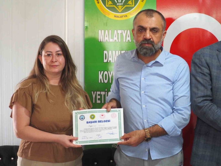 Malatya’da Başarılı Kursiyerlere Sertifika Verildi