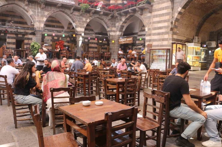 Diyarbakır’da Tarihi Mekanlarda “eyyam-ı Bahur” Sakinliği