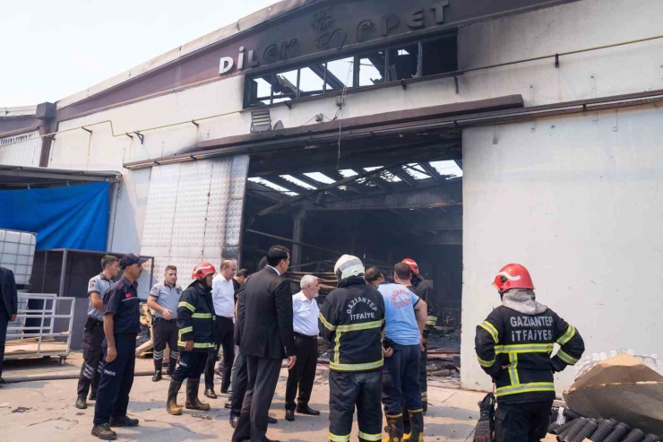 Yılmaz, Halı Fabrikasındaki Yangın İle İlgili İncelemelerde Bulundu