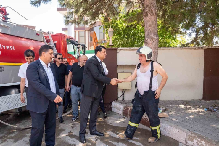 Yılmaz, Halı Fabrikasındaki Yangın İle İlgili İncelemelerde Bulundu