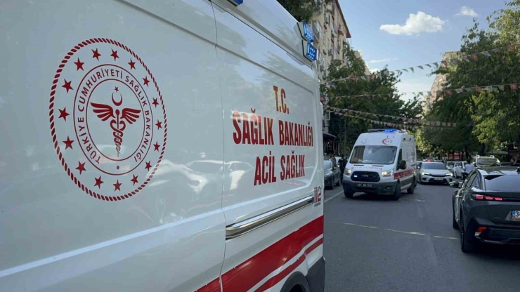 Diyarbakır’da Husumetli İki Grup Arasında Silahlı Kavga: 2 Yaralı