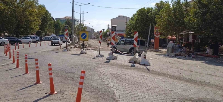 Gölbaşı’nda Şehir İçi Karayolunun Yapımına Başlandı