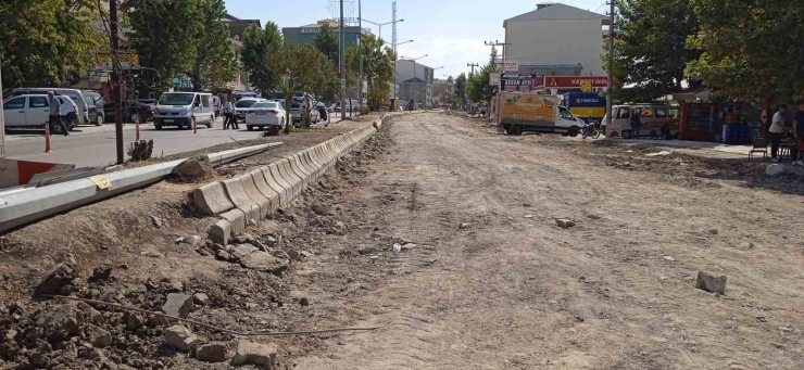 Gölbaşı’nda Şehir İçi Karayolunun Yapımına Başlandı