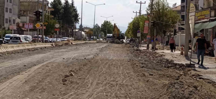 Gölbaşı’nda Şehir İçi Karayolunun Yapımına Başlandı