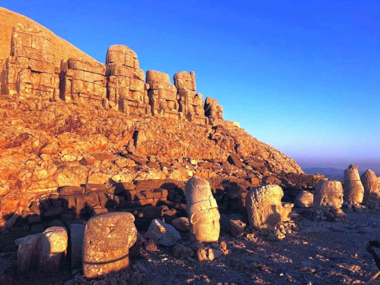 Fransız Ziyaretçilerden Nemrut’a Gelin Çağrısı