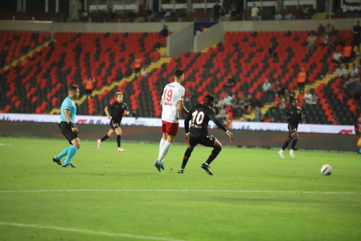 Trendyol Süper Lig: Gaziantep Fk: 0 - Samsunspor: 1 (maç Devam Ediyor)