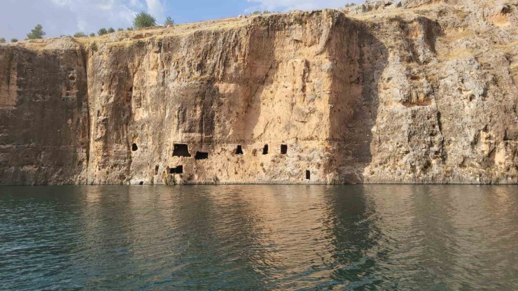 Tarih Ve Doğa Harikası Kızılin Kanyonunda İskele Suya İndirildi