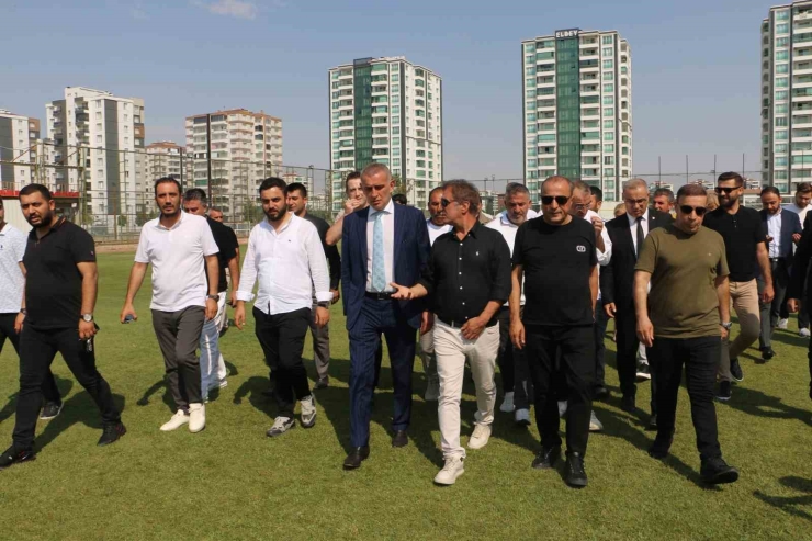 Tff Başkanı Hacıosmanoğlu, Amedspor Tesislerini Ziyaret Etti