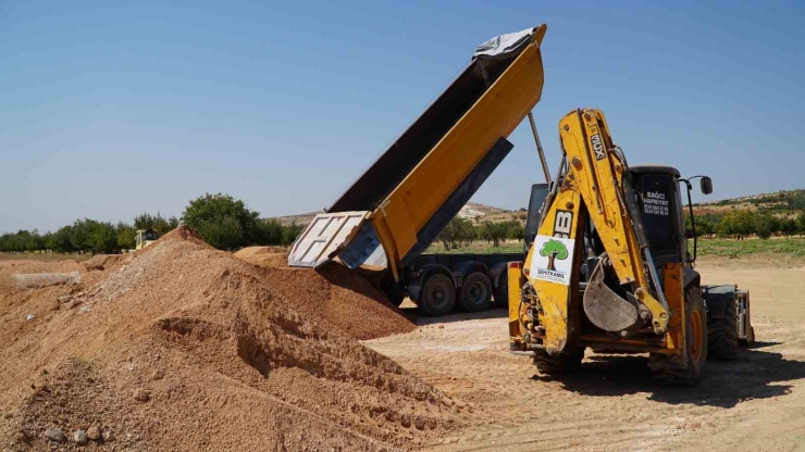 Şehitkamil’de Kırsal Mahalleler Arazi Yollarına Kavuşuyor