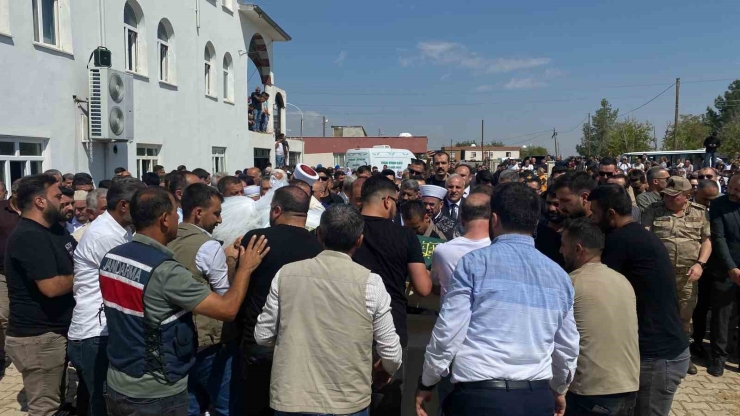 Narin’in Tabutuna Bırakılan Duvak Yürekleri Dağladı