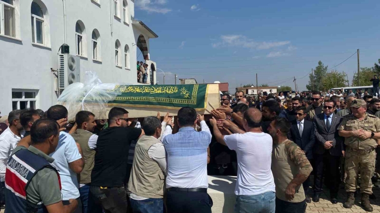 Narin’in Tabutuna Bırakılan Duvak Yürekleri Dağladı