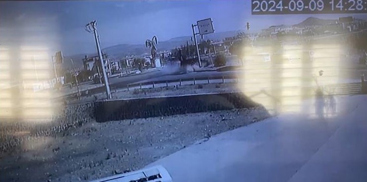 Gaziantep’te 4 Kişinin Yaralandığı Kaza Güvenlik Kamerasında