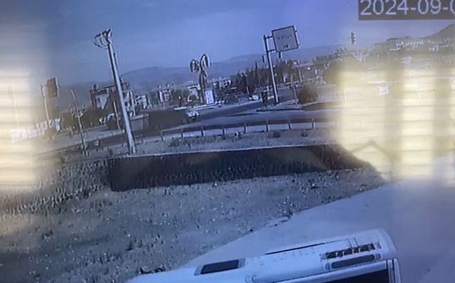 Gaziantep’te 4 Kişinin Yaralandığı Kaza Güvenlik Kamerasında