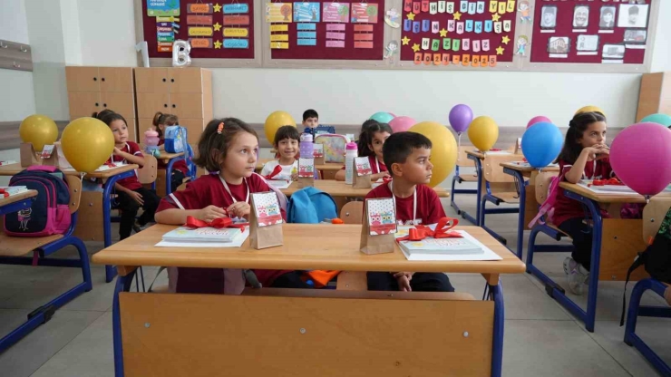 Gaziantep’te Bin 490 Okulda 750 Bin Öğrenci Ders Başı Yaptı