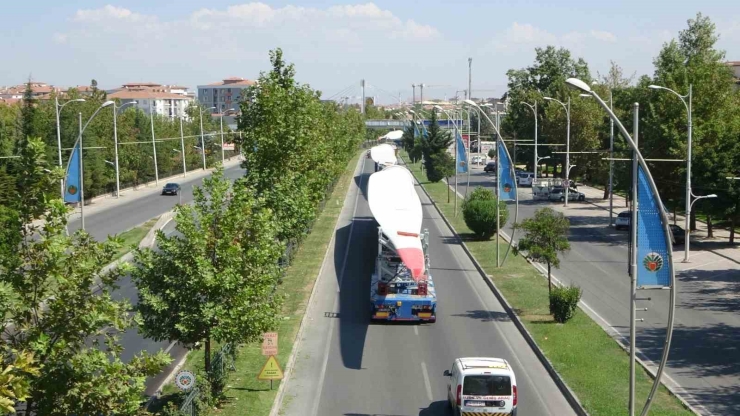 Dev Rüzgar Gülü Türbinleri Böyle Taşındı