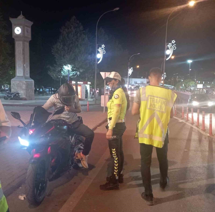 Gaziantep’te 59 Motosiklet Sürücüsüne 270 Bin Tl Ceza