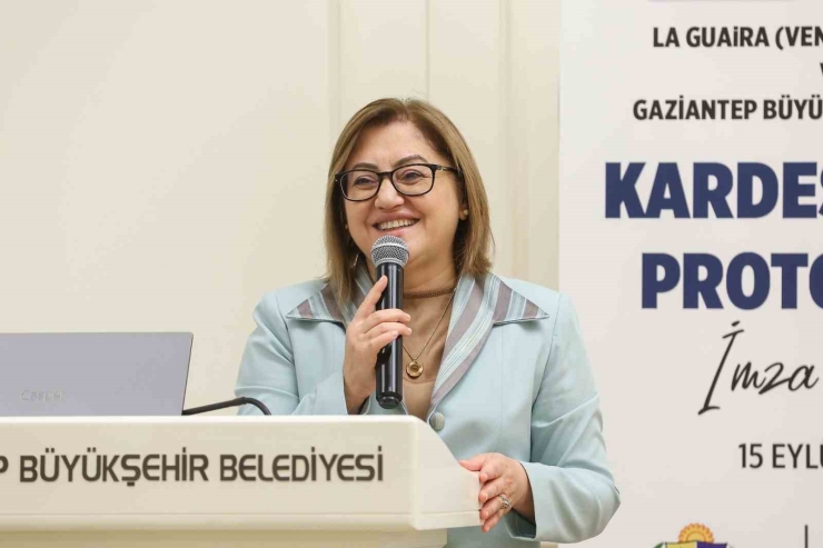 Şahin, Kardeş Şehir Belediye Başkanlarıyla Bir Araya Geldi