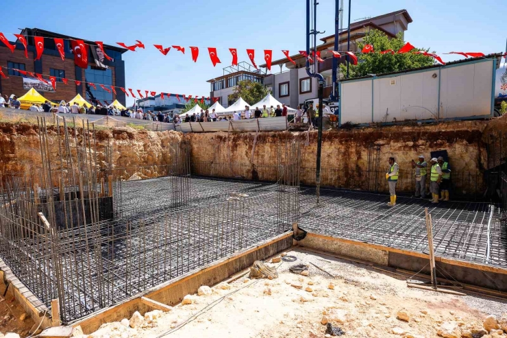 Yılmaz, Pazarcıklılar Derneği’nin Temel Atma Törenine Katıldı