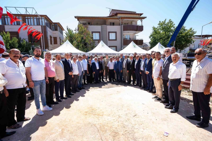 Yılmaz, Pazarcıklılar Derneği’nin Temel Atma Törenine Katıldı