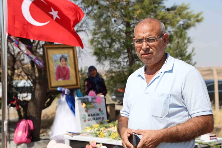 Türkiye’nin Dört Bir Yanından Gelen Vatandaşlar 10 Gündür Narin’in Mezarını Ziyaret Ediyor