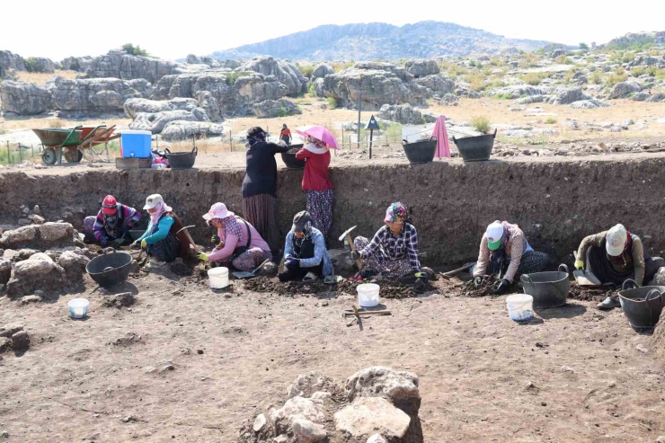 Çayönü Tepesi Kazılarında 60 Yıldır Bilinmezliklerin Ortaya Çıkartılması İçin Arkeolojik Çalışmalar Yeni Dönemde De Yürütülüyor