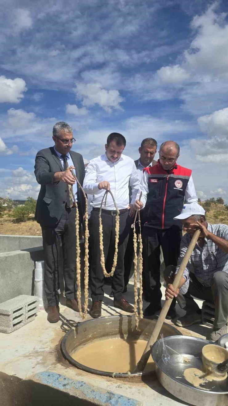 Dicle İlçesinde Bağ Bozumu Etkinliği Gerçekleştirildi