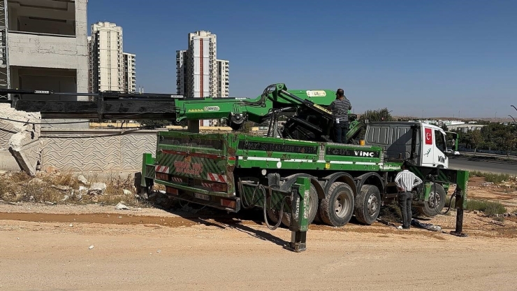 Devrilen Vincin Altında Kalan İşçi Hayatını Kaybetti