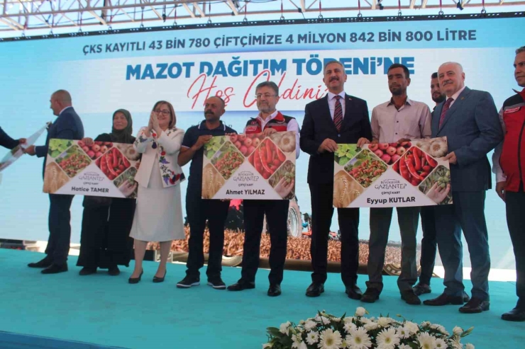 Bakan Yumaklı, Gaziantep’te Çiftçiye Mazot Desteği Programına Katıldı