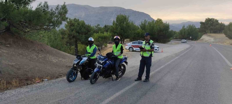 Motosiklet Sürücüleri Bilgilendirildi