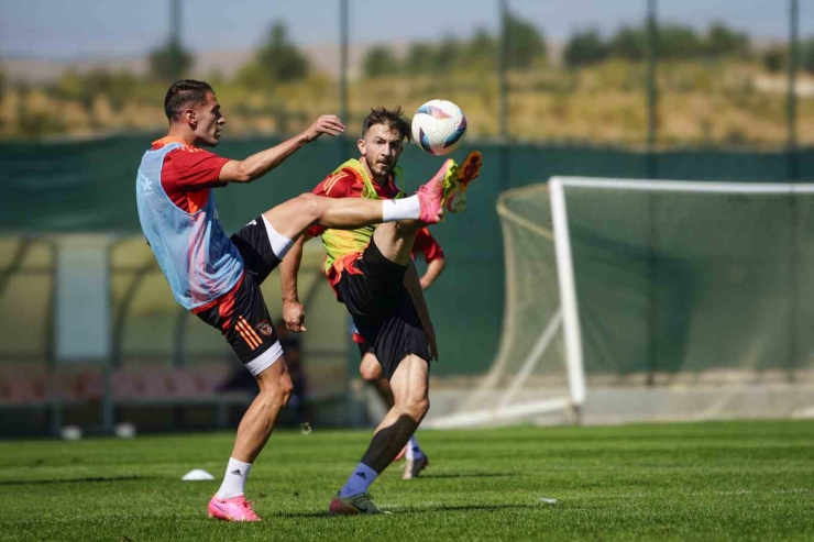 Alexandru Maxim: "büyük Takımlar İçin Buraya Gelip Kazanmak Kolay Değildi"