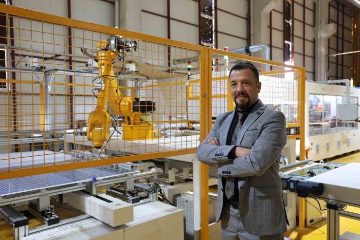 Diyarbakır’da Yüzde 60 Kadın İstihdamı Sağlayan Fabrika, Yapay Zeka Destekli Güneş Enerji Paneli Üretiyor